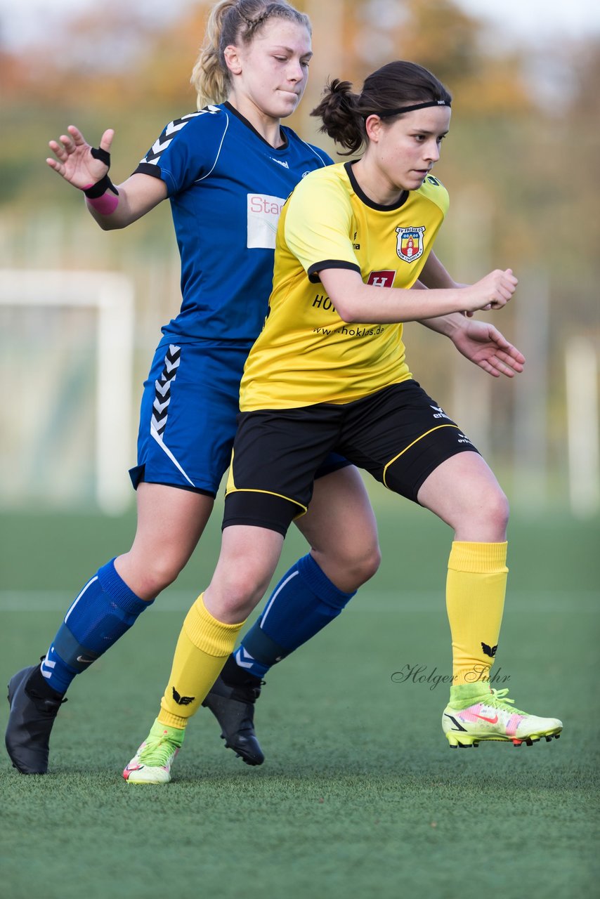 Bild 139 - F SSC Hagen Ahrensburg - SV Frisia 03 Risum-Lindholm : Ergebnis: 2:0